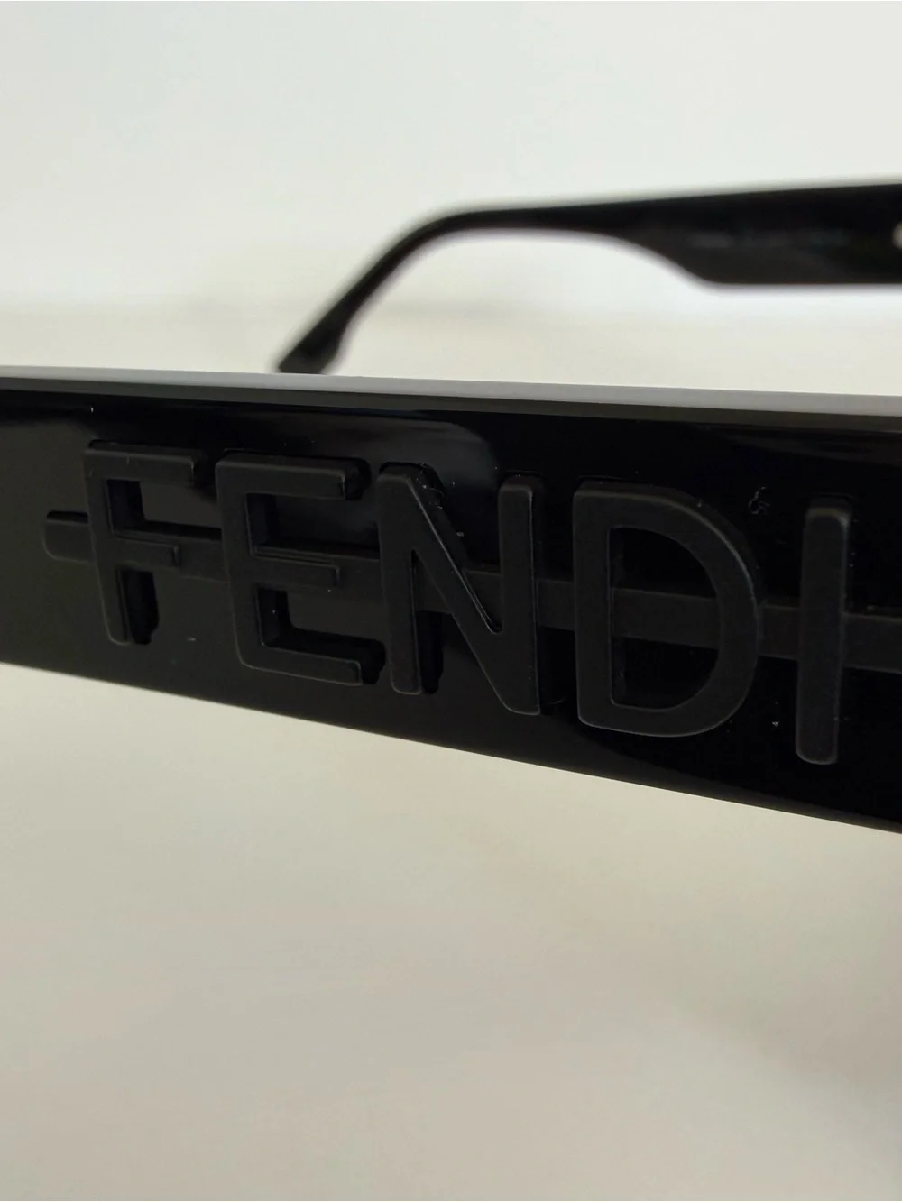 NEW!!! Fendi men sunglasses FE40078F 01A Authentic